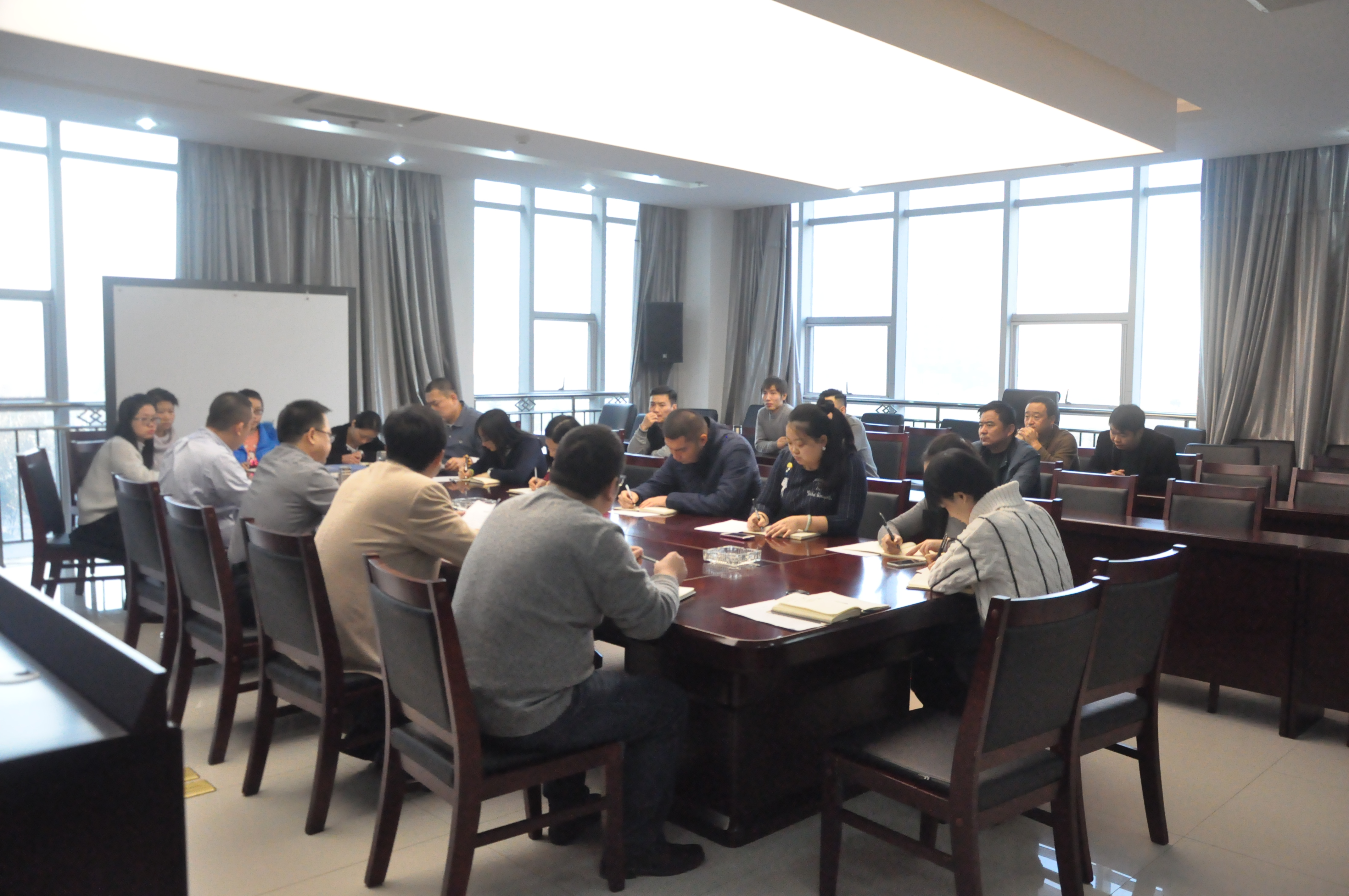 公司對各部門2016年目標(biāo)責(zé)任完成情況進(jìn)行考核